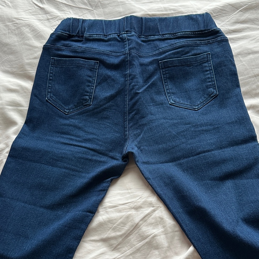 Elegant Dark Blue Flare Jeans - Picture 3 of 6